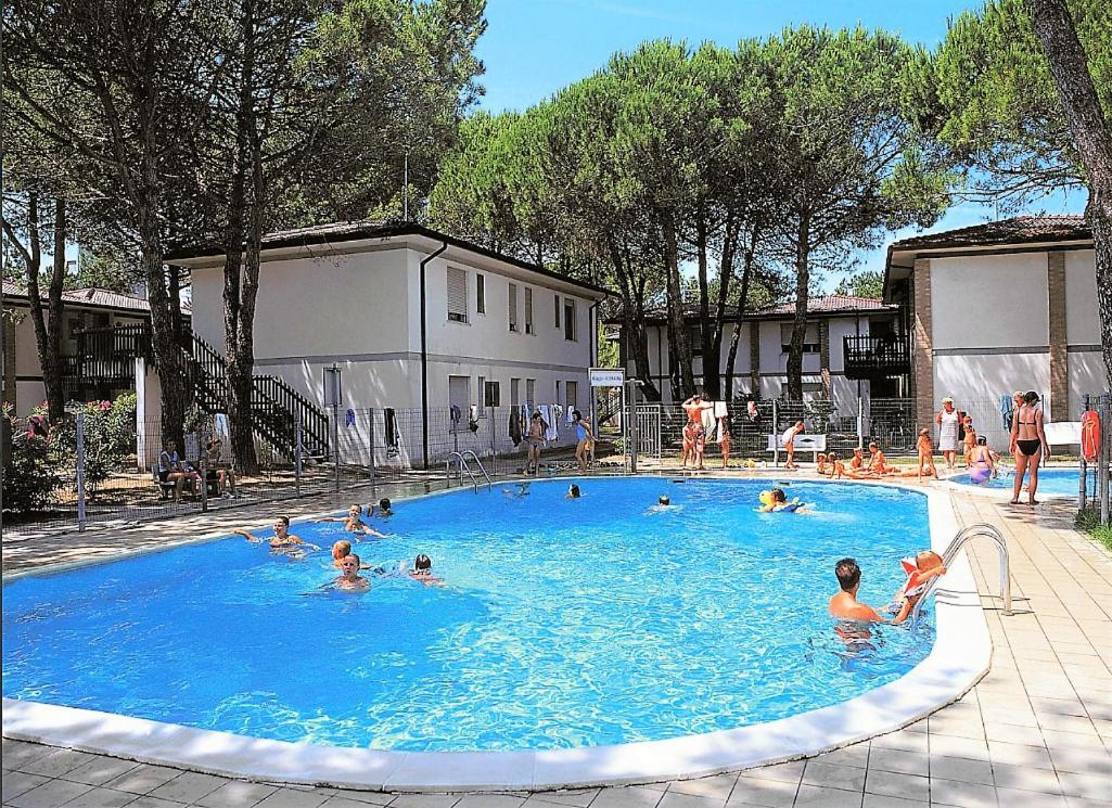 Green Holiday Village With Pool Bibione Exterior foto